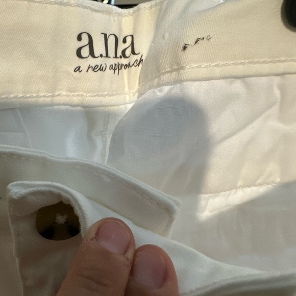 a.n.a Women's Cream Shorts - Picture 4 of 6